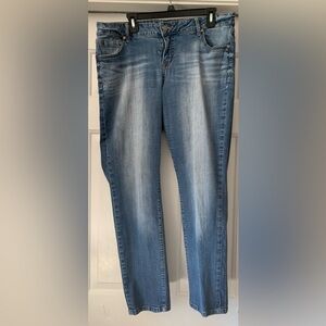 Very nice size 18 women’s Torrid boyfriend jeans